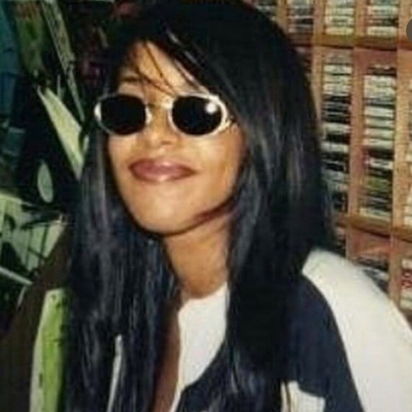 MY LIVE POSH SHOW!🎉Like to be notified when I go live!💖 - Picture 8 of 16